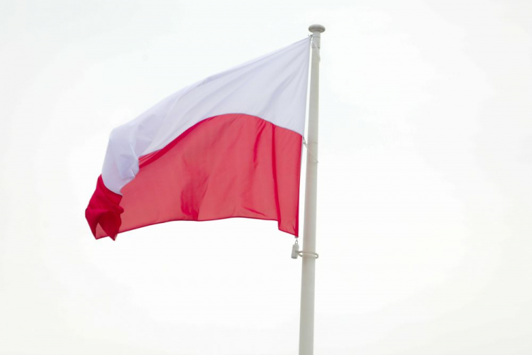Polska flaga. Fot. PAP/A. Zawada