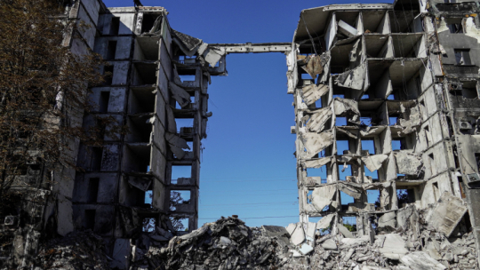 Ruiny Mariupola we wrześniu 2022 r. Fot. PAP/EPA/Stringer