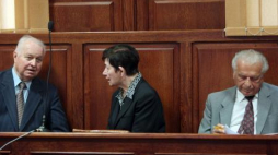 Oskarżeni w procesie o stan wojenny, od lewej: S. Kania, E. Kempara i Cz. Kiszczak. Fot. PAP/L. Szymański 