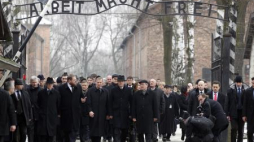 Obchody 66. rocznicy wyzwolenia obozu KL Auschwitz-Birkenau. Fot. PAP/A. Grygiel