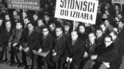 Huta im.Lenina. Wiec poparcia dla partii. Kraków 03.1968. Fot. PAP/CAF/A. Piotrowski 