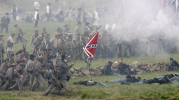 Inscenizacja bitwy pod Gettysburgiem w stanie Pensylwania. Fot. PAP/EPA/Ch. Gardner