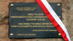 Tablica ku czci Polaków - ofiar zbrodni dokonanych na Kresach Wschodnich. Fot. PAP/M. Trembecki 
