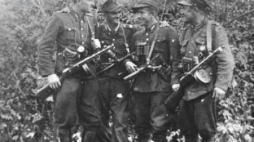 Żołnierze z 5 kompanii 25 Pułku Piechoty - Okręg Łódź Armii Krajowej. Fot. NAC
