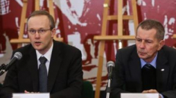 Prezes IPN Łukasz Kamiński i sekretarz ROPWiM Andrzej Krzysztof Kunert. Fot. PAP/R.Guz