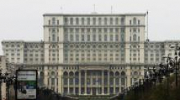 Dawny Pałac Ludowy w Bukareszcie. Fot.PAP/EPA/R.Gehemet