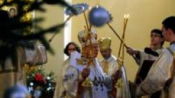 Pierwszy dzień świąt Bożego Narodzenia w greckokatolickim soborze archikatedralnym w Przemyślu. Fot. PAP/D. Delmanowicz