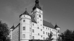 Zamek Hartheim w Alkoven pod Linzem. Fot. Wikimedia Commons