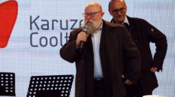 Prof. Jerzy Bralczyk i Michał Ogórek w czasie festiwalu Karuzela Cooltury 2014. Fot. PAP/T. Gzell 