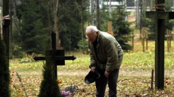 Cmentarz w Kuropatach. Fot. PAP/EPA