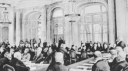 Paryska konferencja pokojowa, w wyniku której został zawarty traktat wersalski. Fot. PAP/Reprodukcja