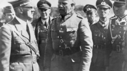 Adolf Hitler, gen. Walterem von Reichenau (w środku) i gen. Erwinem Rommlem (2 z prawej).  1939.09.13. Fot. NAC