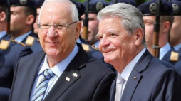 Prezydent Izraela Reuven Rivlin i prezydent Niemiec Joachim Gauck Fot. PAP/EPA