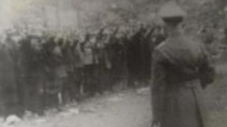Skazańcy na chwilę przed egzekucją. Piaśnica, 1939 r. Źródło: Wikimedia Commons 