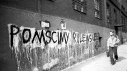  Napis na ścianie budynku w Bydgoszczy. Marzec 1981 r. Fot. PAP/G. Rogiński
