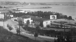 Gdynia 1926 r. Widok na port i miasto z Kamiennej Góry. Fot. PAP/CAF/Reprodukcja