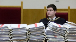 Sędzia Robert Bełczącki podczas procesu b. gen. SB Józefa S. i Władysława C. Warszawa, 3 III 2015. Fot. PAP/P. Supernak