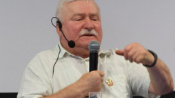 Były prezydent RP Lech Wałęsa podczas spotkania z mieszkańcami w Poznaniu, 14.09.2016. Fot. PAP/J. Kaczmarczyk