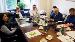 Przewodniczący Rady Mediów Narodowych Krzysztof Czabański (2L) oraz członkowie RMN Joanna Lichocka (L), Juliusz Braun (2P), Grzegorz Podżorny (P) podczas posiedzenia Rady. 20.09.2016. Fot. PAP/T. Gzell