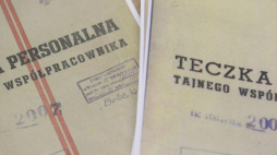 Dokumenty dotyczące TW "Bolka", znalezione w domu szefa MSW z lat 80. gen. Czesława Kiszczaka. Fot. PAP/J. Turczyk