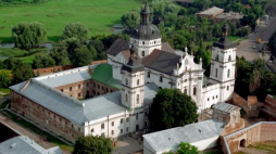 Zespół klasztorny karmelitów bosych. Sanktuarium Matki Boskiej Berdyczowskiej (Szkaplerznej) w Berdyczowie. Źródło: MKiDN