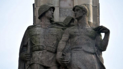 Pomnik Wdzięczności dla Armii Radzieckiej w centrum Szczecina. Fot. PAP/M. Bielecki 