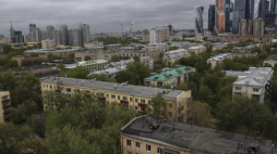 "Chruszczowki", czteropiętrowe bloki mieszkalne w Moskwie. Fot. PAP/EPA