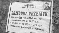 Uroczystości pogrzebowe maturzysty Grzegorza Przemyka, pobitego śmiertelnie 12 maja 1983 r. w komisariacie MO. Fot. PAP/M. Bilewicz