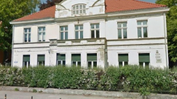 Dwór Uphagena przy ul. Grunwaldzkiej 5 w Gdańsku. 2014 r. Źródło: Google Maps - Street View