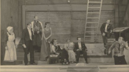 Scena z niezidentyfikowanego spektaklu teatralnego w niemieckim obozie jenieckim Murnau (Oflag VII A Murnau). 1940-1943. Źródło: CBN Polona