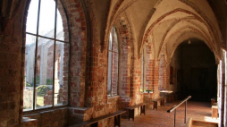 Klasztor cystersów w Bierzwniku. Źródło: Wikimedia Commons