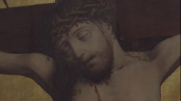 Historyk sztuki: W średniowieczu formy przedstawień męki i zmartwychwstania Jezusa ulegały dużym zmianom. Źródło: Serwis wideo PAP