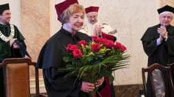 Profesor Barbara Świątek-Żelazna (C) odebrała tytuł doktora honoris causa Akademii Muzycznej w Krakowie. Fot. PAP/J. Bednarczyk
