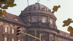 Poznań, 10.1988. Uniwersytet im. Adama Mickiewicza. Gmach Collegium Maius. Fot. PAP/J. Morek