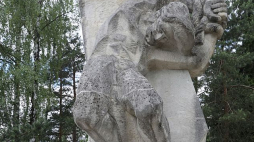Pomnik ofiar niemieckich zbrodni w Grabówce. 06.2018. Fot. PAP/A. Reszko