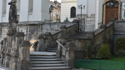 Schody przy kościele św. Antoniego we Lwowie. Źródło: Instytut POLONIKA