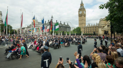 Weterani podczas parady w Londynie z okazji 70. rocznicy kapitulacji Japonii w II wojnie światowej. 2015 r. Fot. PAP/EPA