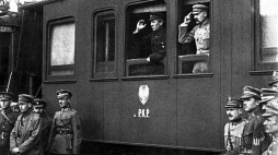 04 1920. Józef Piłsudski i Symon Petlura w Winnicy, wyprawa kijowska. Źródło: Wikipedia Commons