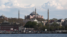 Stambuł. 30.04.2020. Hagia Sophia -widok z Bosforu. Fot. PAP/EPA