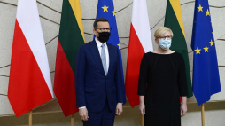 Premier Mateusz Morawiecki i premier Republiki Litewskiej Ingrida Simonyte. Wilno, 02.05.2021. Fot. PAP/V. Doveiko