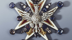 Klejnot Orderu Orła Białego (z tzw. Garnituru Szafirowego), Johann Melchior Dinglinger (1664-1731), Drezno, prawdopodobnie ok. 1713. Źródło: www.lazienki-krolewskie.pl