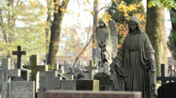 Cmentarz Bródnowski w Warszawie. Fot. PAP/R. Pietruszka
