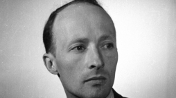 Polska, 1946-01-01. Kompozytor i dyrygent Witold Lutosławski. Fot. PAP/S. Dąbrowiecki 
