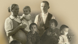 Rodzina Józefa i Wiktorii Ulmów z Markowej. Źródło: IPN