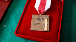 Medal nagrody honorowej IPN „Świadek historii”. Fot. PAP/T. Wiktor