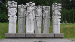 Pomnik żołnierzy sowieckich w Wilnie przed zburzeniem. Fot. Wikipedia