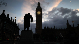 Pomnik Churchilla w Londynie. Fot. PAP/EPA/A. Rain