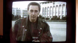 Waldemar Milewicz na zdjęciu telewizyjnym z TVP1. PAP/T. Gzell