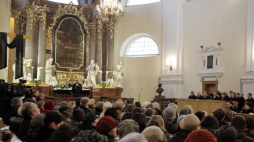 Nabożeństwo wielkopiątkowe w ewangelicko-augsburskim kościele Jezusowym w Cieszynie. 2013 r. Fot. PAP/A. Grygiel