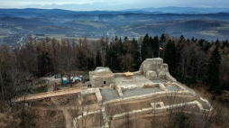 Ruiny zamku w Lanckoronie. Fot. PAP/Ł. Gągulski